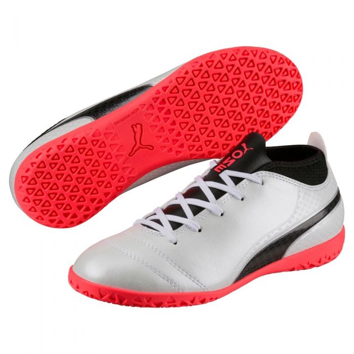 Escepticismo detección Puntero Puma One 17.4 IT Indoor Soccer Shoes